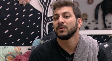 Caio conversa no Quarto Cordel - Foto: Reprodução / Globoplay