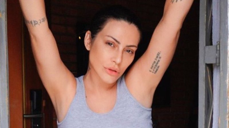 Artista desabafa e afirma que se sente invalidada em ambientes de trabalho - Reprodução / Instagram @cleo