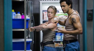 Artur (Rui Ricardo Diaz) e Bruna (Mariana Ximenes) - Foto: TV Globo/ Tata Barreto