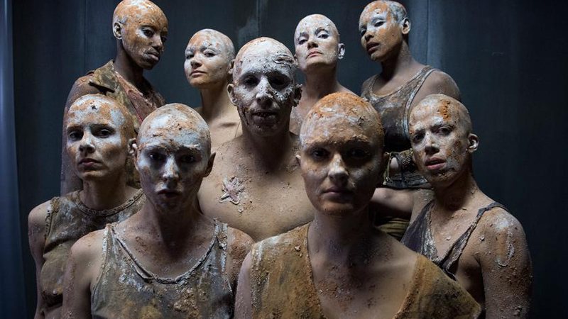 Baal (Marcio Fesher) e suas mulheres - Foto: TV Globo/ Estevam Avellar