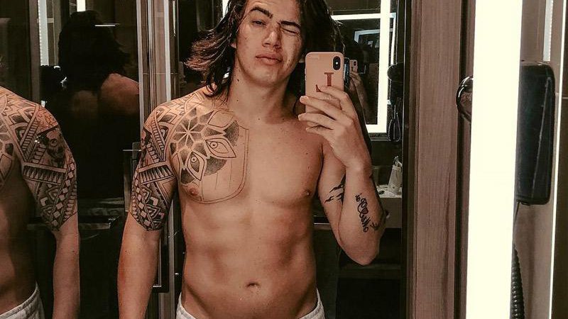 Whindersson Nunes exibiu a boa forma e ganhou elogios na web - Foto: Reprodução/ Instagram