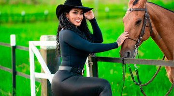 Rosiane Pinheiro compartilhou foto de topless e dividiu opiniões - Foto: Reprodução/ Instagram@rosianepinheiro