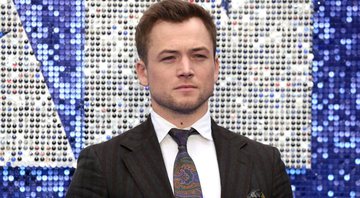Taron Egerton testa positivo para covid-19 - Foto: Reprodução / IMDb